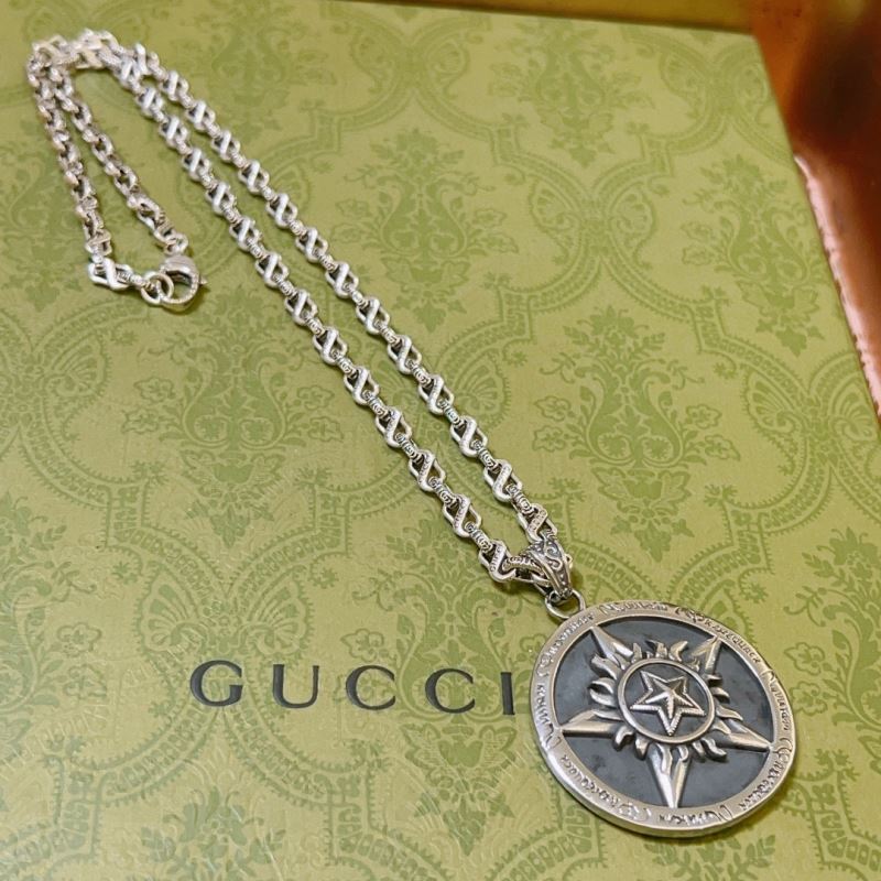 G*u*i necklaces